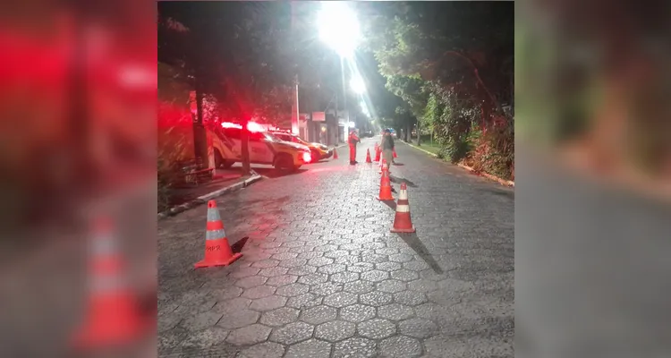 Duas pessoas são presas em Castro por infrações em operação 'lei seca'