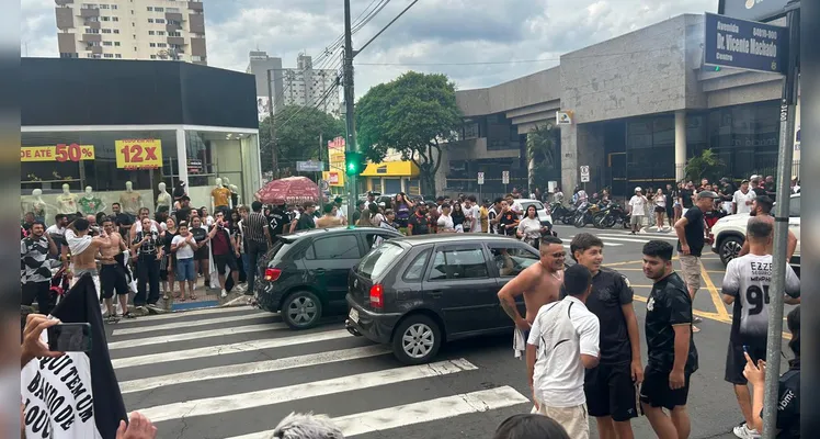 Torcida do Corinthians comemorou o título na Vicente Machado