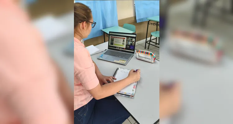 Encontro iniciado às 13h30 desta quarta-feira, contou com a presença de professores e coordenadores.