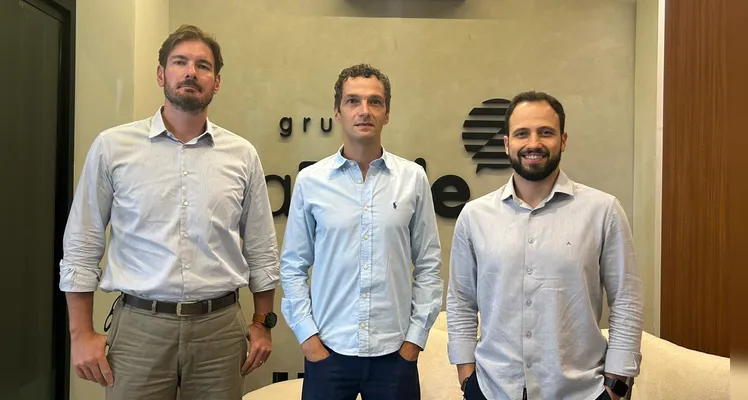 Carlos Tavarnaro, Luis Gustavo Bach Malacarne e Rafael Bellei participaram do podcast papo de mercado, do Grupo aRede