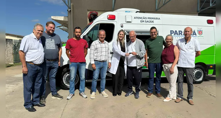Castro recebe nova ambulância com UTI Móvel para transporte de pacientes da UPA