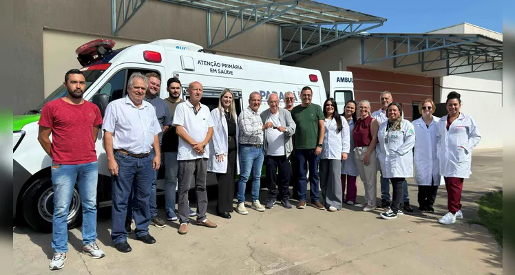 Castro recebe nova ambulância com UTI Móvel para transporte de pacientes da UPA