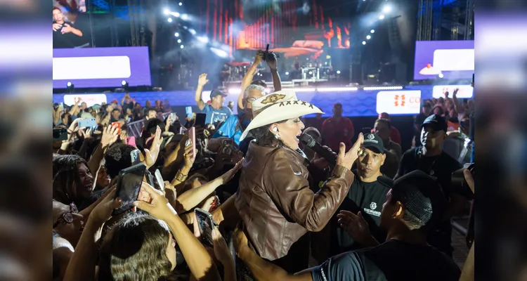 Roberta Miranda e Raça Negra transformam Pontal em palco de muitas emoções