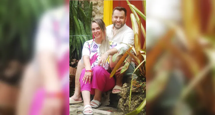 TRIP – O consagrado jornalista Daniel Petroski e sua esposa, Jo Celusniak, desfrutam dias de lazer e descanso em Paraty, no Rio de Janeiro. O casal aproveita o cenário encantador da cidade histórica para renovar energias, vivenciar experiências especiais e celebrar momentos de tranquilidade em meio às belezas naturais e culturais do destino.