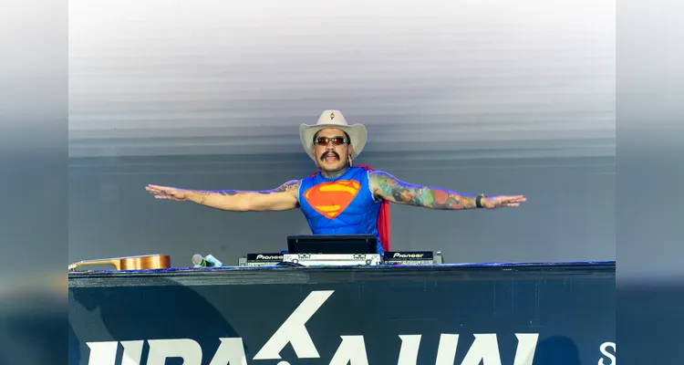 DJ Jiraya Uai em show no Verão Maior Paraná