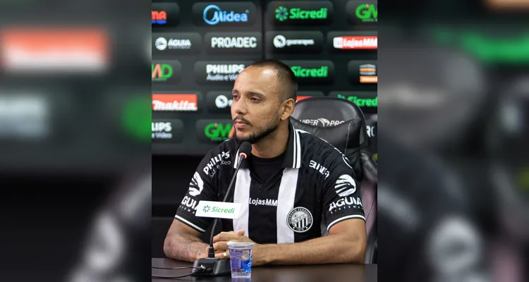 'Me reergui e voltei a fazer gols, isso me trouxe de volta', diz atacante em retorno ao Operário