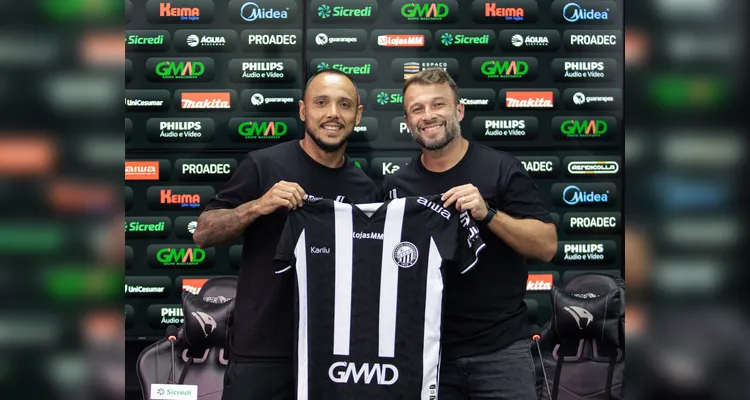 'Me reergui e voltei a fazer gols, isso me trouxe de volta', diz atacante em retorno ao Operário