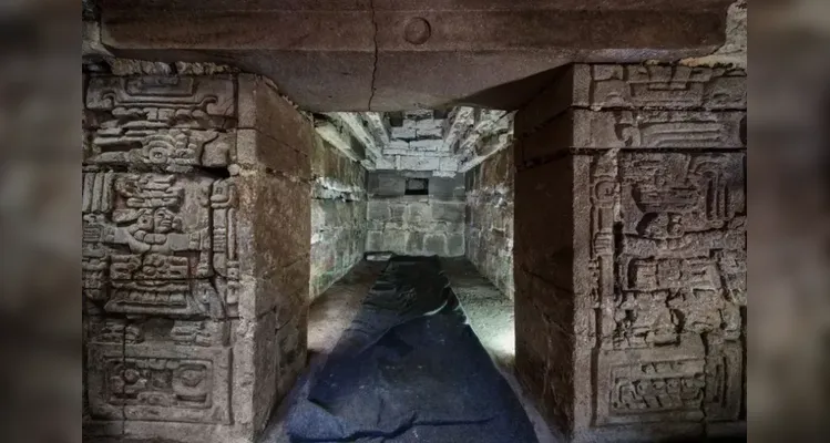 Tumba zapoteca de 1400 anos com 'coruja gigante' é descoberta no México; veja fotos