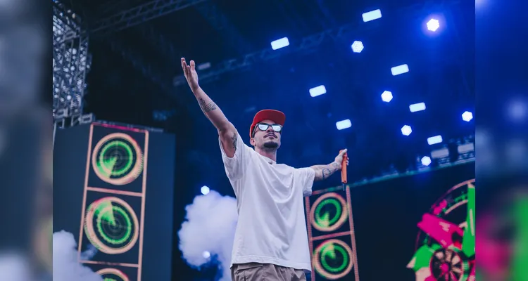 Belo e Jeito Moleque encerram primeiro fim de semana do Verão Maior; veja vídeo