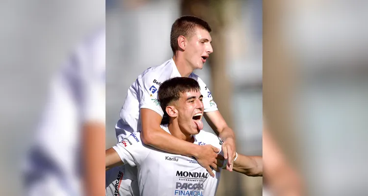 Fantasma vira no segundo tempo e estreia com vitória no Paranaense Sub-20