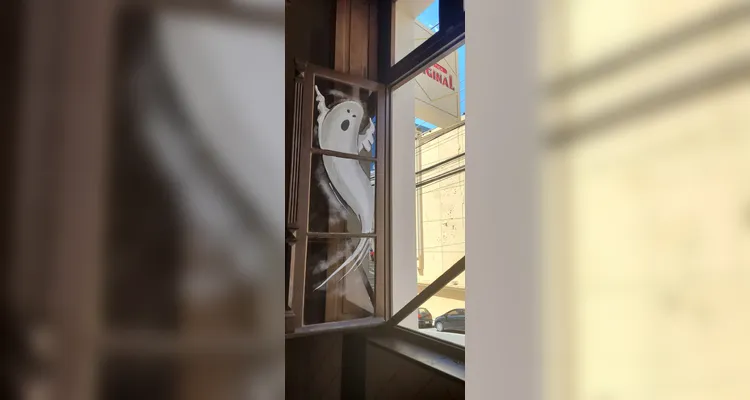 Prédio histórico de Ponta Grossa recebeu decoração especial para jogo da final