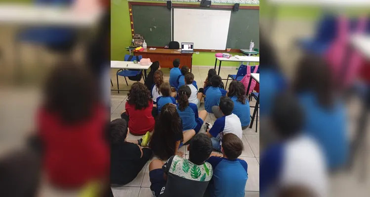 Confira os registros do trabalho com a videoaula e os cartazes.