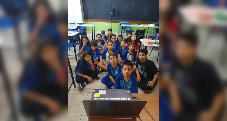 Confira os registros do trabalho com a videoaula e os cartazes.