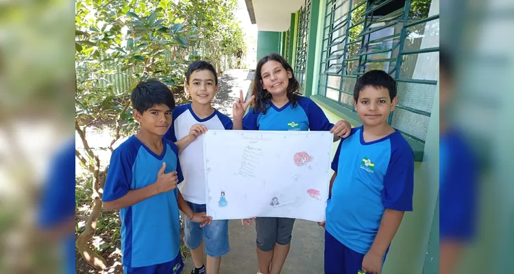 Confira os registros do trabalho com a videoaula e os cartazes.