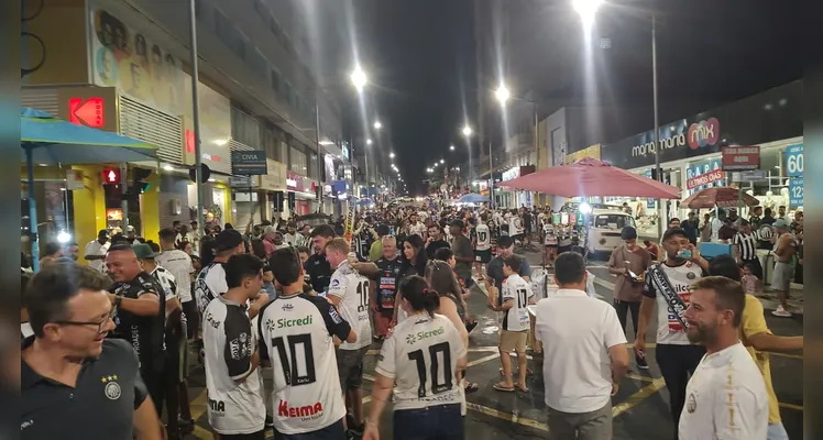 Veja fotos da festa na Avenida Vicente Machado após título do Operário