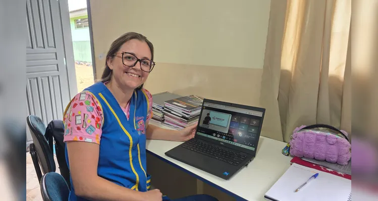 A formação ocorreu por meio da plataforma Google Meet, com transmissão a partir dos estúdios do Portal aRede. Mais de 15 educadores participaram do encontro.