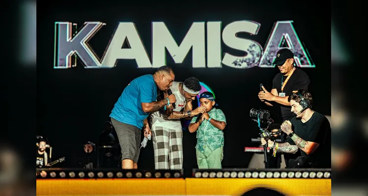 Kamisa 10 e Atitude 67 protagonizaram noite de pagode em Pontal do Paraná.