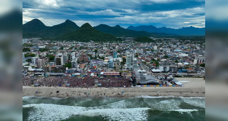 Belo e Jeito Moleque encerram primeiro fim de semana do Verão Maior; veja vídeo