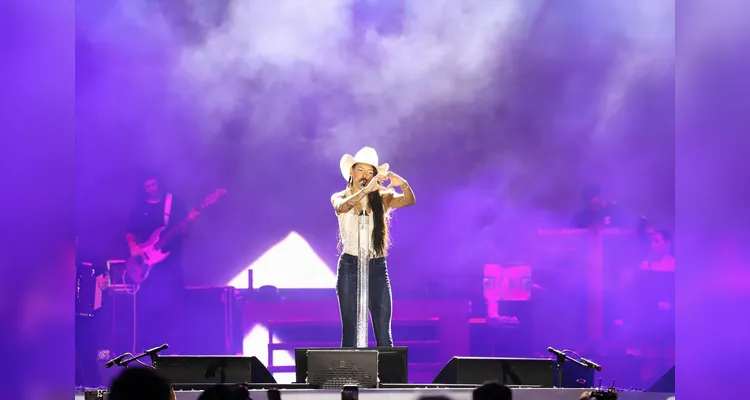 Ana Castela confirma status de fenômeno diante de 228 mil pessoas no Verão Maior Paraná