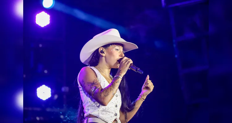 Ana Castela confirma status de fenômeno diante de 228 mil pessoas no Verão Maior Paraná