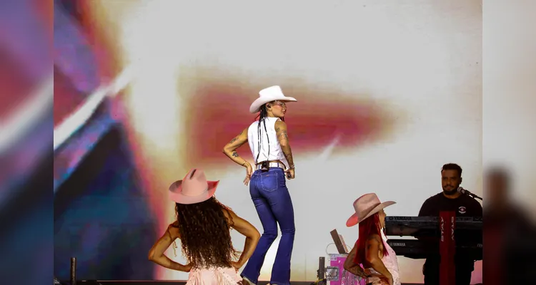 Ana Castela confirma status de fenômeno diante de 228 mil pessoas no Verão Maior Paraná