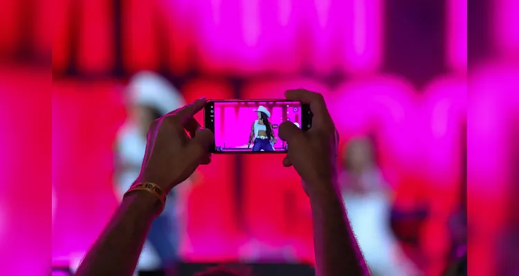 Ana Castela confirma status de fenômeno diante de 228 mil pessoas no Verão Maior Paraná