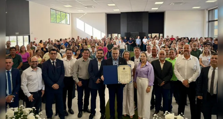 A sessão solene foi marcada por momentos de reconhecimento e gratidão.