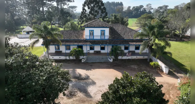 Conheça alguns dos principais pontos turísticos de Castro.