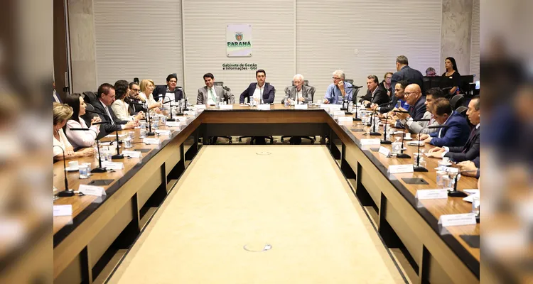 Encontro aconteceu nesta segunda-feira (23).