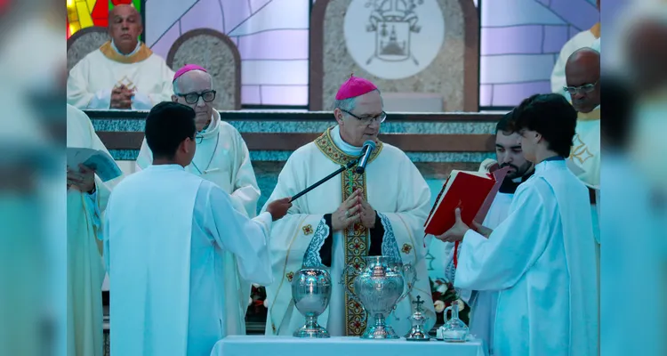 Diocese de Ponta Grossa celebra Missa do Crisma na Catedral