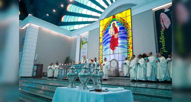 Diocese de Ponta Grossa celebra Missa do Crisma na Catedral