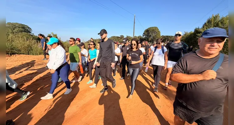 Caminhada penitencial reúne 7 mil fiéis em Ponta Grossa
