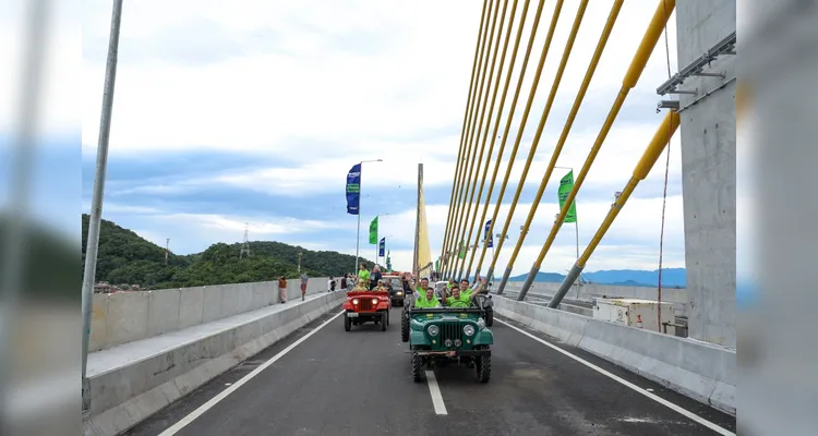 Fim da espera: tráfego de veículos é liberado na Ponte de Guaratuba