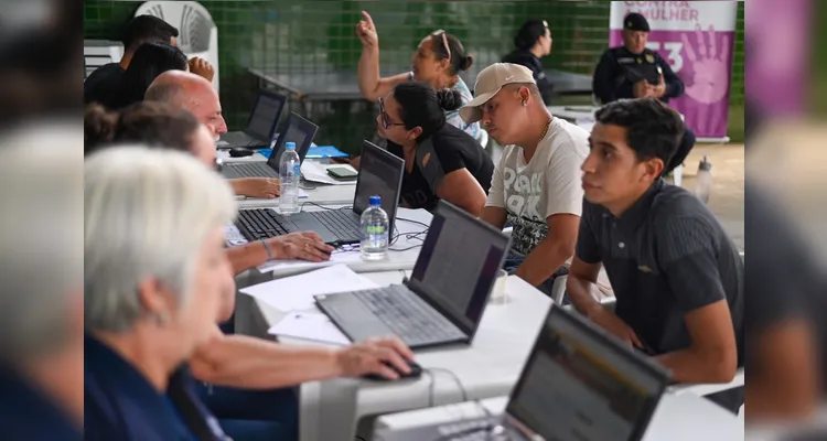 PG Trabalha + Qualifica leva emprego e apresenta programa de qualificação na Vila São Francisco