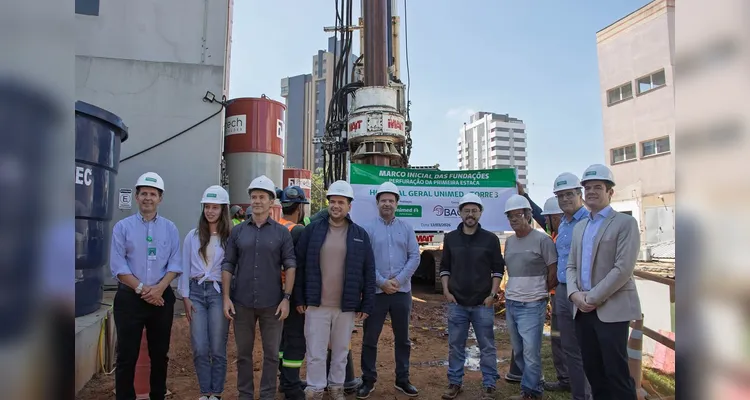 Lideranças acompanharam o início dos trabalhos.