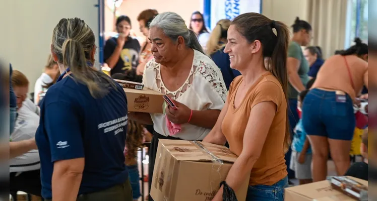 Ação social beneficia 5 mil famílias de PG com cestas básicas e chocolate
