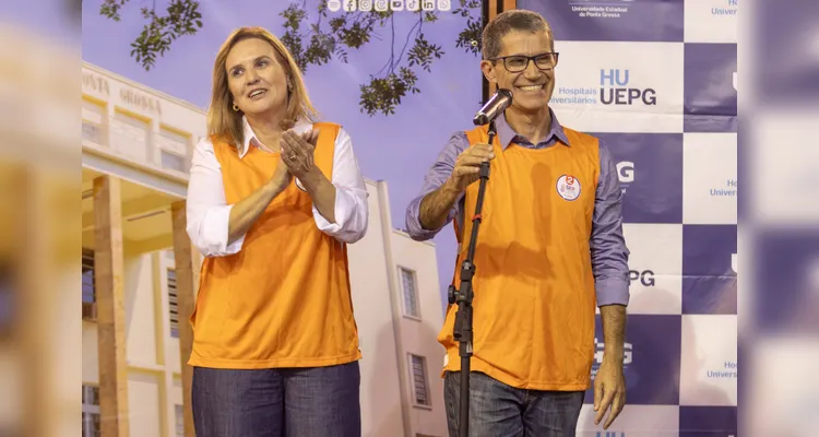 Confira imagens da vitória de Ivo e Adriana na disputa pela reitoria da UEPG