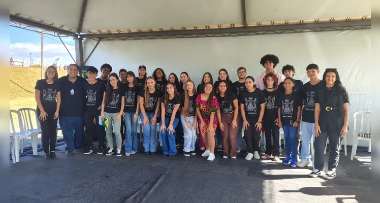 Adolescentes que já participaram do 'Câmara Jovem'