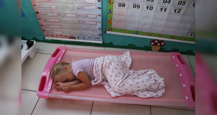 Prefeitura de Castro entrega novas caminhas para crianças dos Cmeis