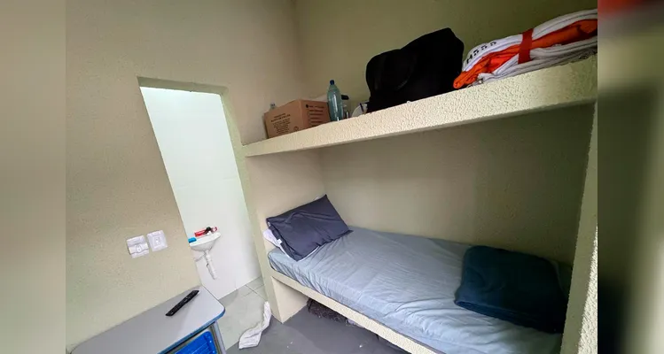 Secretaria da Segurança Pública divulga imagens da cela de Filipe Martins em PG