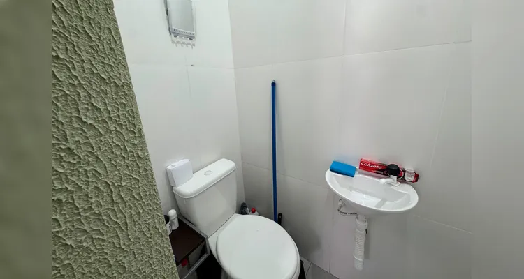 Secretaria da Segurança Pública divulga imagens da cela de Filipe Martins em PG