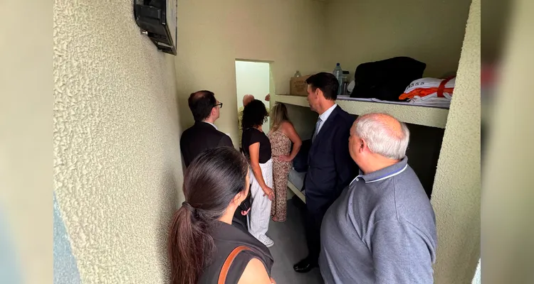 Secretaria da Segurança Pública divulga imagens da cela de Filipe Martins em PG