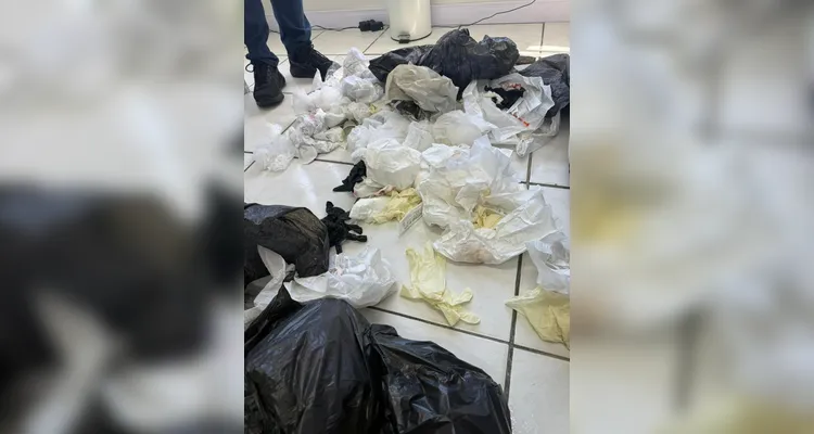 Materiais e insumos utilizados nas atividades foram apreendidos e serão submetidos à análise pericial
