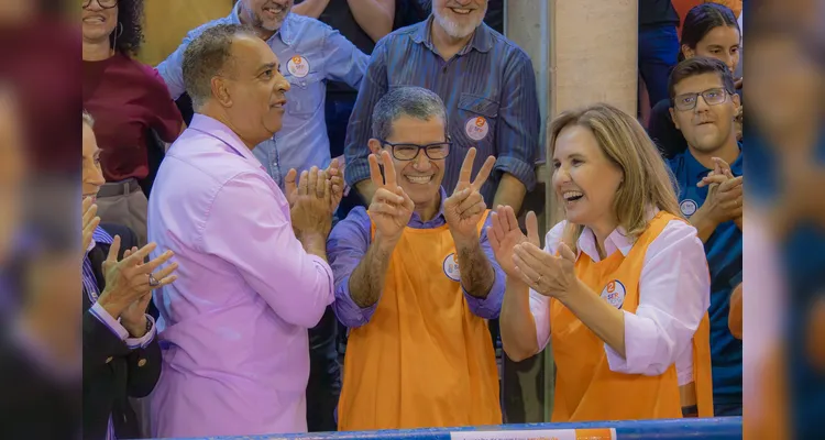 Confira imagens da vitória de Ivo e Adriana na disputa pela reitoria da UEPG