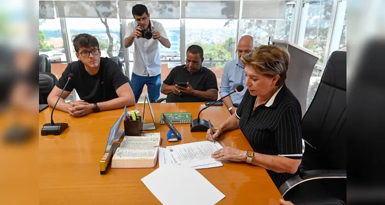 Prefeitura confirma ampliação do Passe Livre e corrige tarifa do transporte em PG