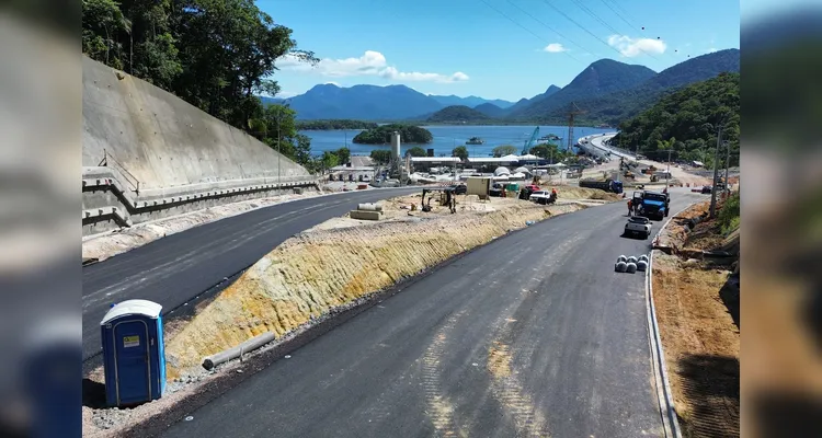 Ponte de Guaratuba entra na fase final com início do asfalto nos acessos