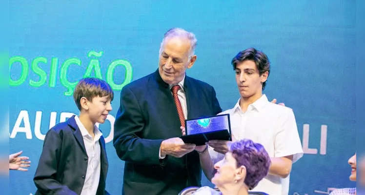 Exemplo de fé, Pastor Nelson recebe título de 'Cidadão Honorário do Paraná'
