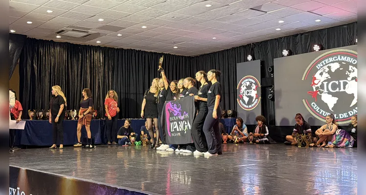 Escola Municipal de Dança de Tibagi conquista sete pódios em evento internacional