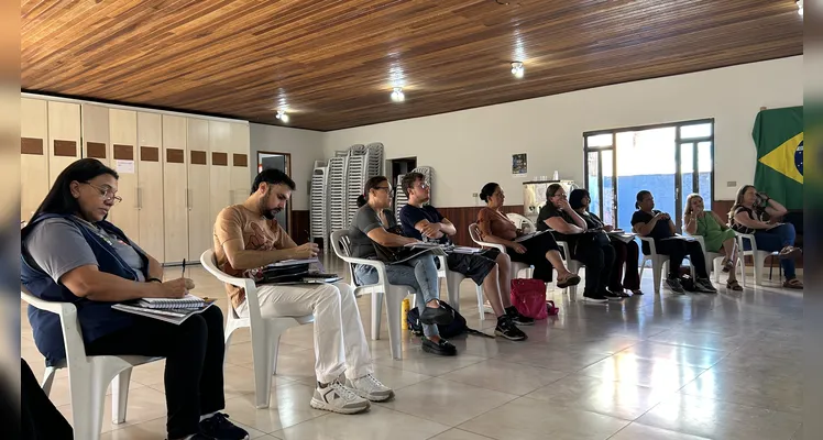 Durante a capacitação, os participantes tiveram acesso à metodologia do projeto, além de conhecerem as novidades e diretrizes para as ações desenvolvidas em 2026.