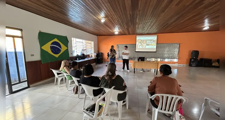 Durante a capacitação, os participantes tiveram acesso à metodologia do projeto, além de conhecerem as novidades e diretrizes para as ações desenvolvidas em 2026.